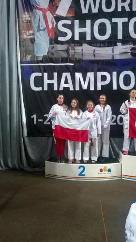 drużynka-kumite-podium